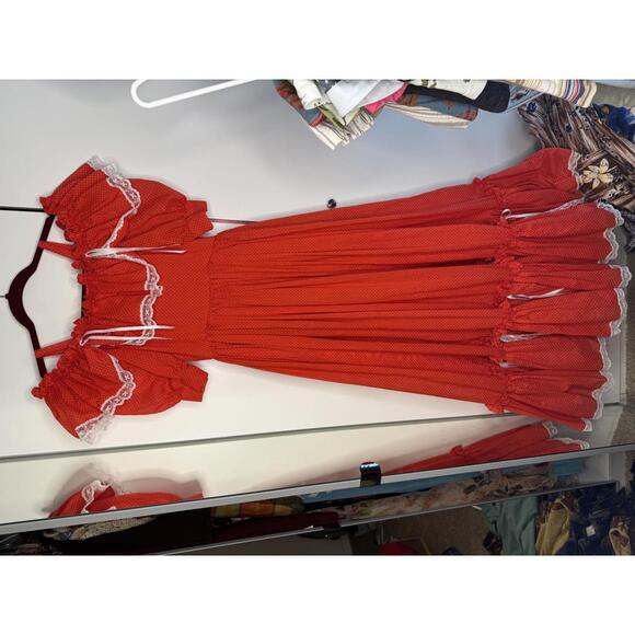 Vintage Red Polka Dot Off-Shoulder Maxi Dress with Lace Trim - Picture 1 of 6